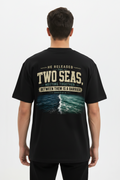 Two Seas — Qur'an 55:19-20 T-Shirt